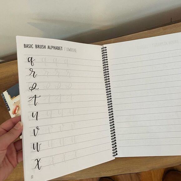 A Beginner's Guide: Learn Hand Lettering and Brush Lettering Book - Picture 4 of 4